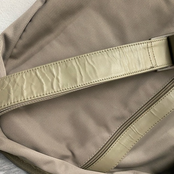 EUC Ameribag Khaki Sling Bag - Picture 3 of 8